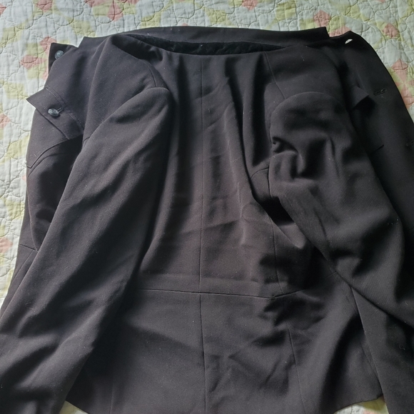 Chic Button-up - Picture 3 of 6